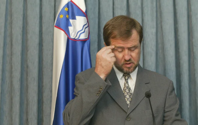 Bolezen je prišla v času, ko je bil Lojze Peterle poslanec in član predsedstva Evropske konvencije, edini od predstavnikov prihodnjih članic in kandidatk za članstvo, ki je sodeloval pri delu predsedstva. FOTO: Blaž Samec