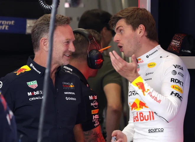 Christian Horner in Max Verstappen sta se veselila štirih naslovov. FOTO: Leonhard Foeger/Reuters