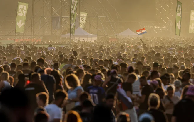 Zagrebški župan je dejal, da bodo odslej koncerti omejeni na 100.000 obiskovalcev. FOTO: Damir Senčar/AFP