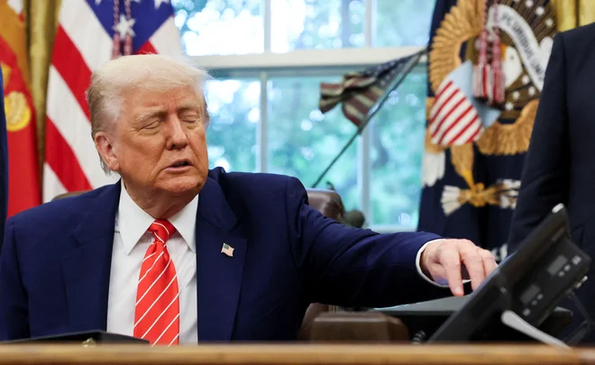 Donald Trump je na dogodku za zbiranje sredstev razkril svoje grožnje svetovnima voditeljema. FOTO: Leah Millis/Reuters