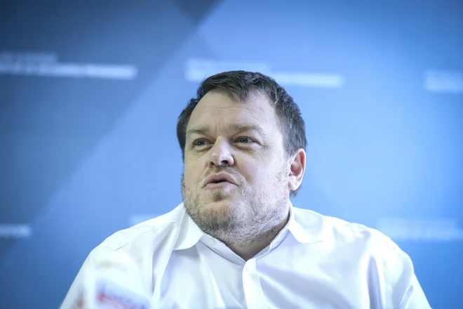 Minister Simon Maljevac ne vidi smiselnih razlogov za odstop.