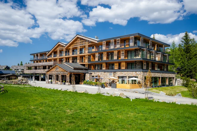 Ena glavnih prednosti Alpin Peaks je njegova bližina Slovenije. Iz Ljubljane traja pot do hotela približno dve uri. FOTO: Michael Stabentheiner