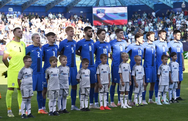 Oslabljena slovenska reprezentaca do 21 let je na evropskem prvenstvu iztržila točko proti evropskim prvakom Angležem, v polni zasedbi bi bila lahko senzacija. Foto Radovan Stoklasa/Reuters