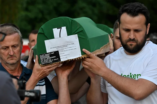 Ob tej priložnosti bodo v spominskem centru pokopali tudi posmrtne ostanke sedmih žrtev. FOTO: Elvis Barukčić/Afp