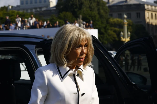 Brigitte Macron se s podobnimi govoricami srečuje že dalj časa. FOTO: Mohammed Badra/AFP