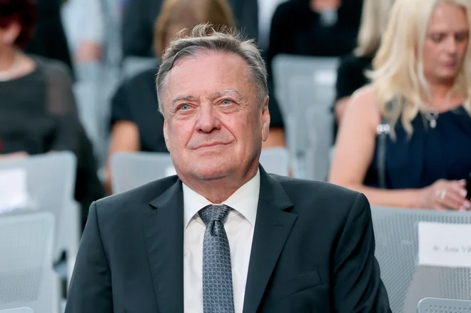 Župan Zoran Janković je med projekti, ki so jih uspešno končali tudi s pomočjo evropskih sredstev, omenil prenovo kopališča na Vevčah, ki ga bodo odprli to nedeljo. FOTO: Blaž Samec/Delo