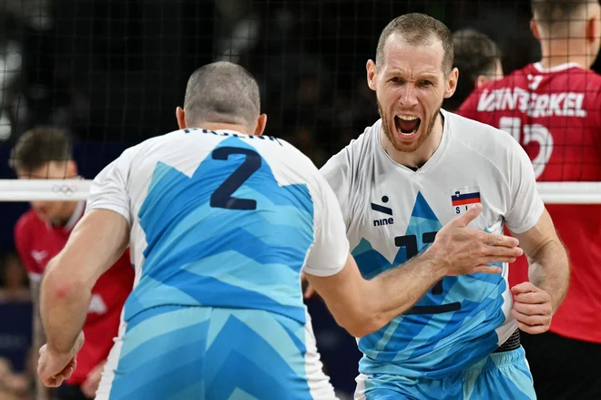 Tine Urnaut s še enim izkušenim igralcem Alenom Pajenkom. FOTO: AFP