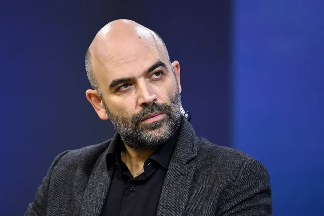 »Ukradli so mi življenje,« je po izreku sodbe dejal Roberto Saviano. Foto Reuters