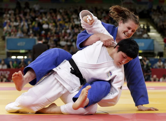 V judoističnem športu zaradi neposrednega telesnega stika ne gre brez posebne metodike vadbe, ki pa mora biti predvsem za zdravje tekmovalcev varna. FOTO: Toru Hanai/Reuters