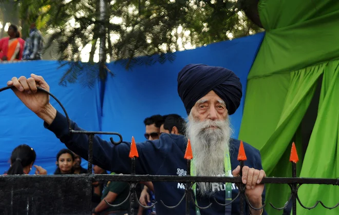 Leta 2016 je odprl maraton v Mumbaju. FOTO: Sujit Jaiswal/AFP