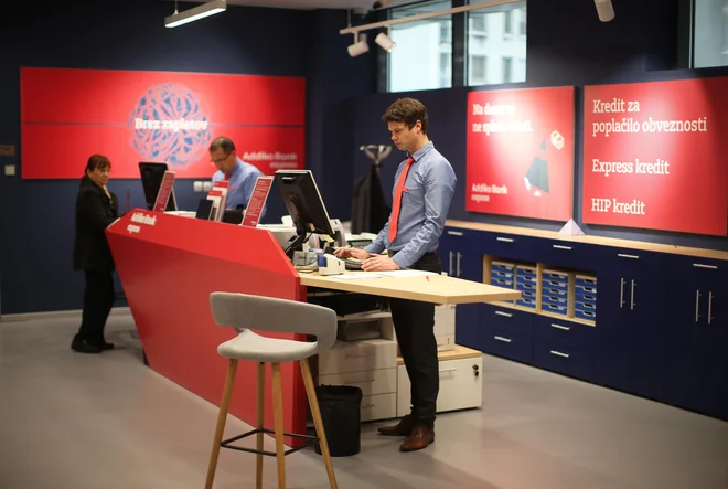 Imamo medije, ki analizirajo vsako besedo, vsako afero, vsako gesto. FOTO: Jure Eržen/Delo