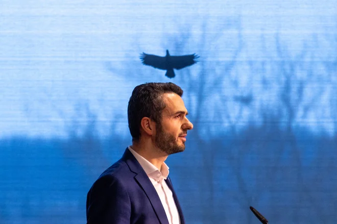 Matej Tonin pravi, da gre za politični obračun Gibanja Svobode z njim in njegovo stranko, a se v svojih izjavah vse bolj zapleta. FOTO: Voranc Vogel