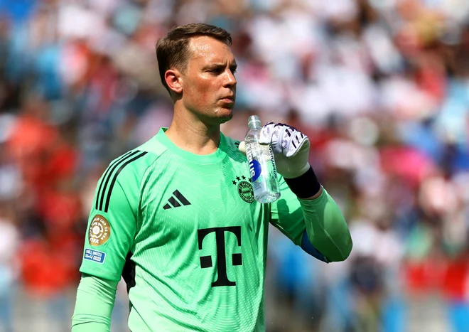 Bayernov vratar Manuel Neuer je že pred petimi leti pel Thompsonovo Lijepa si. FOTO: Kai Pfaffenbach/Reuters