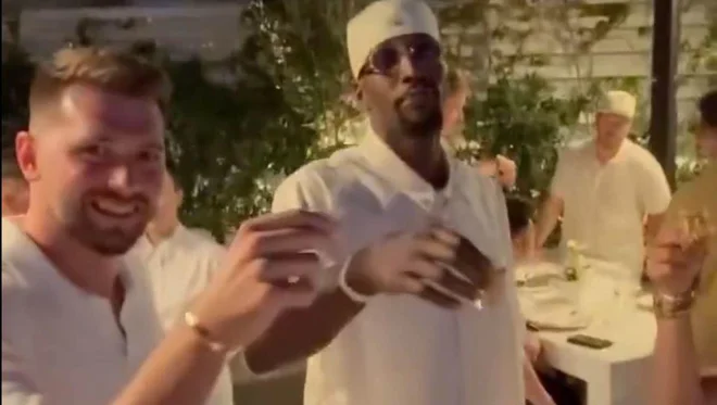 Luka Dončić in Michael Jordan, košarkarski legendi, ki jima je skupno tudi, da ljubita hrvaško obalo. FOTO: Zaslonski Posnetek, X