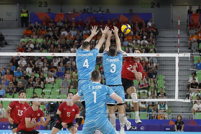 Blok je pomembno orožje v slovenski igri. FOTO: Leon Vidic