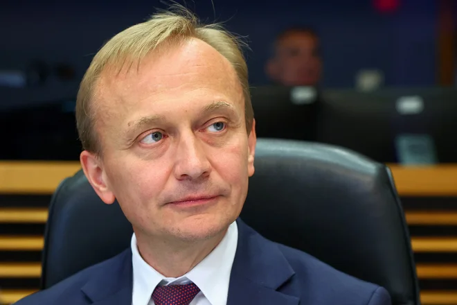 Ministri za evropske zadeve bodo opravili prvo razpravo o predlogu z evropskim komisarjem za proračun, Piotrom Serafinom. FOTO: Yves Herman/Reuters