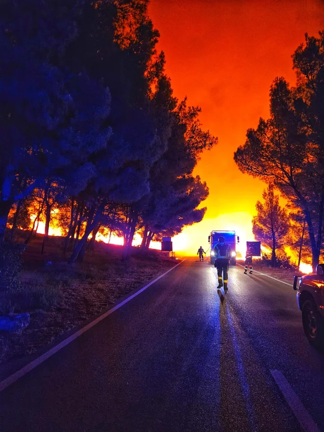 Bol na Braču je bil v plamenih. FOTO: Gasilsko društvo Selca
