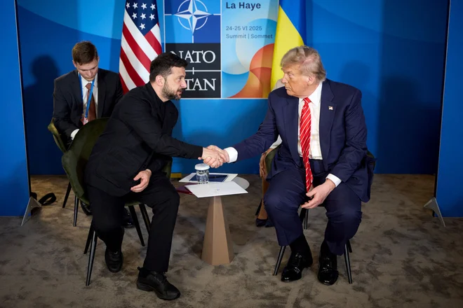 Volodimir Zelenski je v prenovljeno vlado menda postavil ljudi, ki so si pridobili naklonjenost njegovega ameriškega kolega Donalda Trumpa. FOTO: AFP