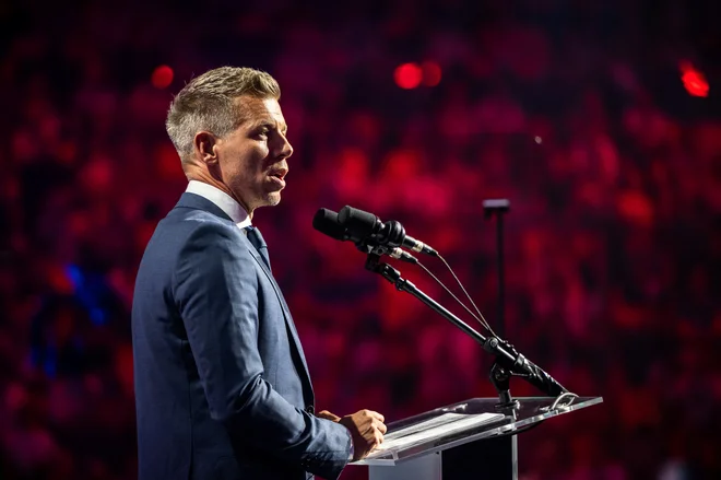 »Na Madžarskem potrebujemo gospodarsko rast, naložbe ter predvidljivo finančno in gospodarsko politiko,« je neuradni vodja opozicije poudaril med nedavnim kongresom svoje stranke. FOTO: Marton Monus/Reuters