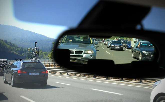Zastoji na avtocesti. FOTO: Blaž Samec