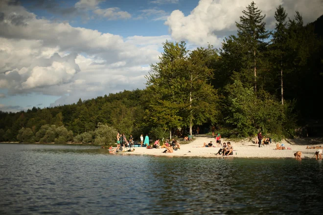 Nesrečni Lorenzo Balboni je v začetkupoletja obiskal tudi Bohinj, umrl pa zaradi sepse, ki jo je povzročila akutna gnojna in hemoragična črevesna bolezen. FOTO: Jure Eržen