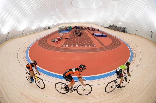 Na velodromu v Češči vasi so v preteklosti trenirali tudi Italijani, med njimi slovita Jonathan Milan in Elia Viviani. FOTO: Podjetje Duol/Vid Ponikvar