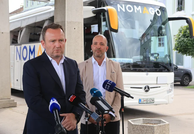 Izjavo za medije o prevzemu Nomaga sta podala generalni direktor Slovenskih železnic Dušan Mes in glavni izvršni direktor Nomaga Miha Tavčar. FOTO: Dejan Javornik