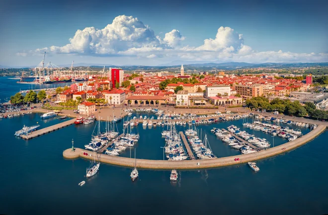 Gradnja skoraj 32 milijonov evrov vredne investicije v zdravstveni center se bo predvidoma začela oktobra. FOTO: Shutterstock