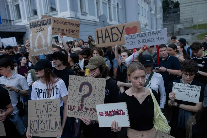 Do zakona so bile kritične številne nevladne organizacije in organizacije za človekove pravice. FOTO: Tetiana Dzhafarova/AFP
