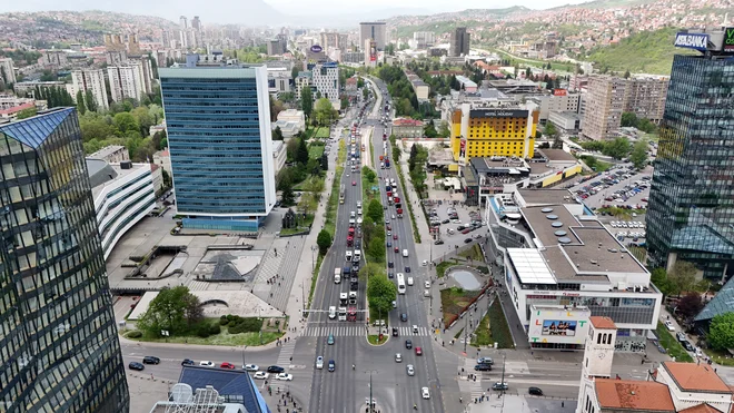 V preteklosti smo se navadili, da so iz Sarajeva prihajale pretežno slabe novice, zato je težko resno jemati vsako vsaj približno dobro novico. FOTO: Amel Emric/Reuters