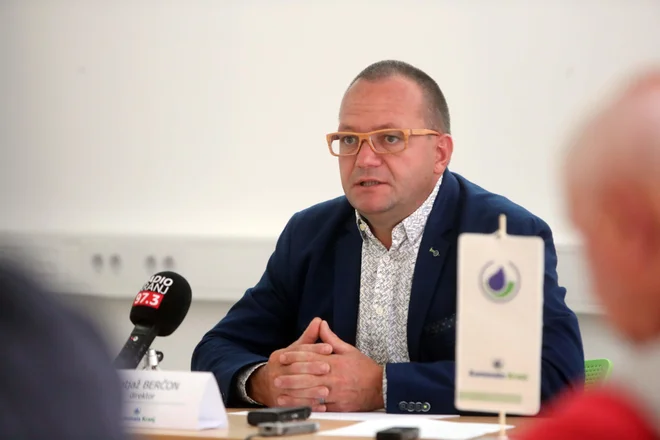Direktor Komunale Kranj Matjaž Berčon trdi, da je avto vozil njegov kolega. FOTO: Igor Mali