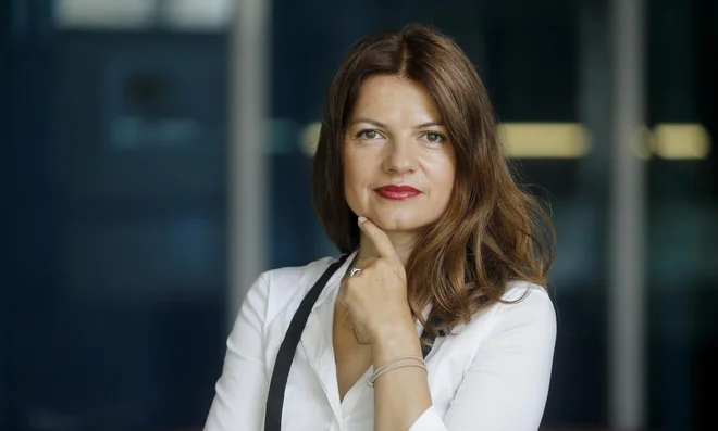 Vprašati se moramo, kaj je namen znanosti, raziskav, razvoja in inovativnosti. Zame osebno je namen boljše življenje ljudi. Vse drugo je financiranje hobijev, pravi Sonja Šmuc iz Dewesofta. FOTO:  Blaž Samec