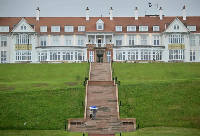 Hotel Trump Turnberry se nahaja na zahodni obali Škotske FOTO: Andy Buchanan Afp