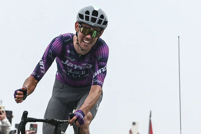 Ben O'Connor (Jayco AlUla) je na veličasten način, s solo vožnjo zmagal na kraljevski etapi. FOTO: Anne-christine Poujoulat Afp