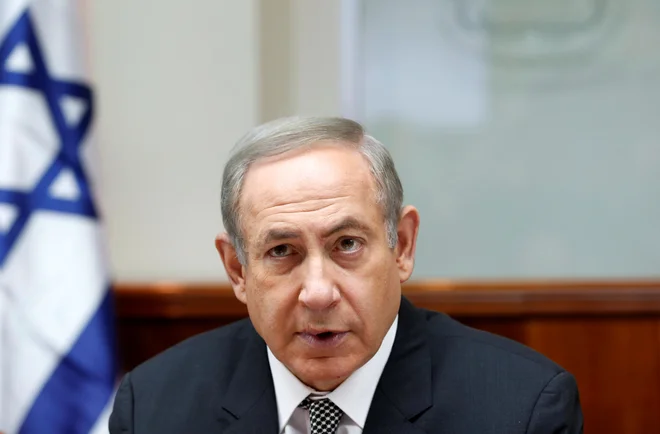 Izrael je obtožen izkoriščanja civilistov, vključno s krajo hrane za prodajo po vrtoglavih cenah ali streljanja na tiste, ki čakajo v vrstah. FOTO: Ronen Zvulun/Reuters Pictures