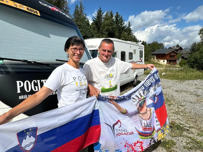 Marjeta in Mirko Pogačar Tadeja od starta Toura spremljata z avtodomom. FOTO: Miha Hočevar