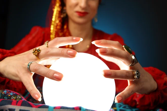 Večinoma vedeževalci in horoskopi delujejo na način, da nam dajejo informacije, ki so za nas pozitivne. FOTO: Shutterstock 