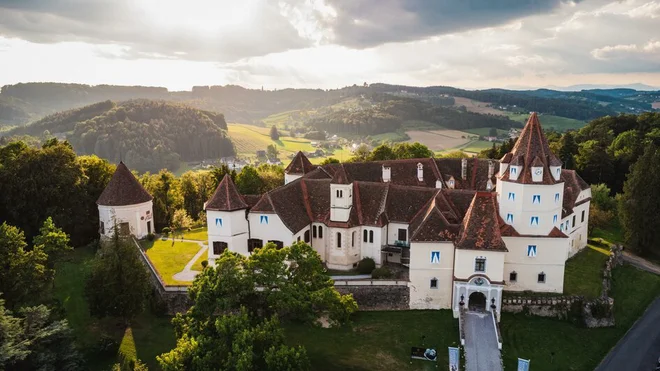 Najbrž ni veliko gradov, kjer za vodstvo poskrbi graščak osebno. Eden takšnih je Kornberg na avstrijskem Štajerskem. FOTO: Matthew Nelson