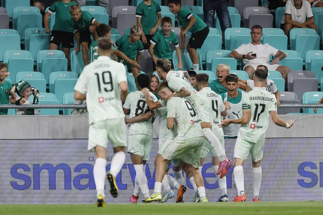 Podobnih 50 minut mrka, kot so ga imeli na prvi tekmi proti Interju, si nogometaši Olimpije v Andori ne smejo več privoščiti. FOTO: Leon Vidic/Delo