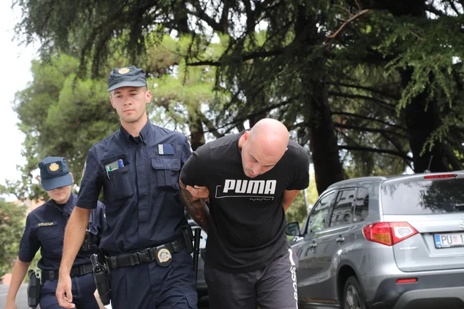 Štiri od osmih osumljencev za napad na 19-letnika z Vrhnike je hrvaška policija že prijela, grozijo jim visoke zaporne kazni. FOTO: Goran Šebelić/Cropix