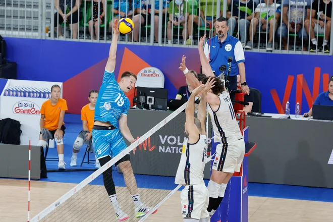 Rok Možič bo izzval olimpijske prvake Francoze. Foto Leon Vidic