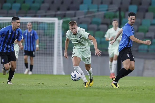 Ivan Durdov je bil podajalec pri Portugalčevem golu. FOTO: Leon Vidic/Delo
