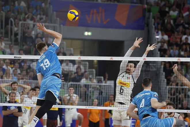 Rok Možič in Simone Gianelli si bosta znova zrla iz oči v oči. Foto Leon Vidic