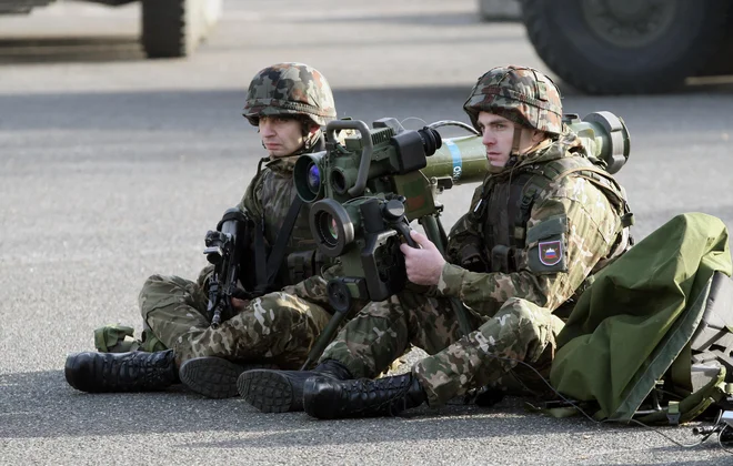 Ključno protitankovsko orožje Slovenske vojske, raketni sistem spike, je izdelano in razvito v Izraelu. Na obrambnem ministrstvu vztrajajo, da ga niso kupili od Izraelcev, temveč od evropskega podjetja, ki je v solastništvu Izraelcev. FOTO: Tadej Regent