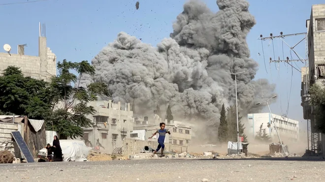 VI lahko tudi odstopite, če menite, da ne morete storiti ničesar, da bi ustavili genocid. FOTO: Reuters