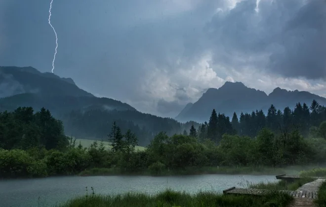 Zahodni Sloveniji se bližajo nevihte. FOTO: Bizi88/Shutterstock