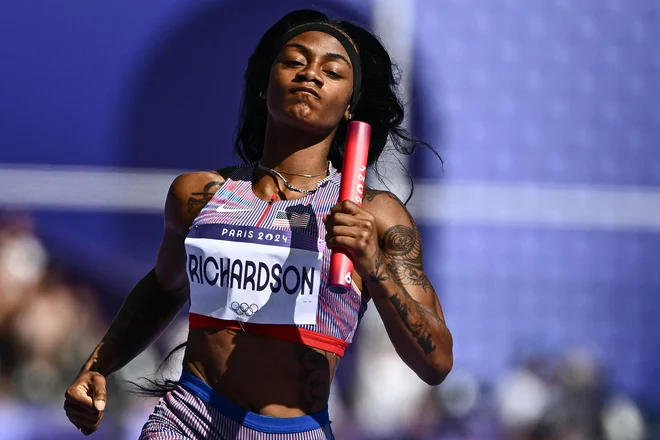 Sha'Carri Richardson je bila del ameriške štafete na 4x100 m na lanskih OI v Parizu. FOTO: Jewel Samad/AFP