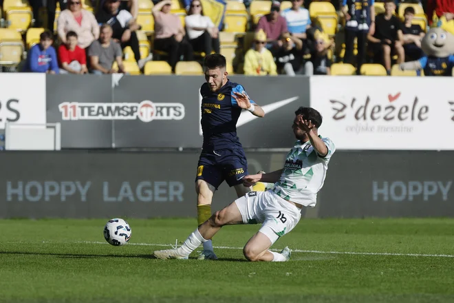 Celjani so bili veliko boljši od nogometašev Olimpija. FOTO: Leon Vidic/Delo
