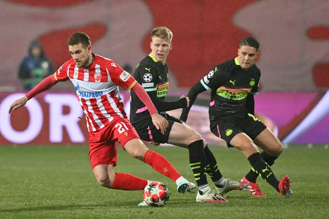 Poljski Lech je prvi tekmec Crvene zvezde in slovenskega reprezentanta Timija Maxa Elšnika na poti do lige prvakov, zadnji, če bodo Poljaki poraženi, bo kijevski dinamo ali ciprski Pafos. FOTO: Andrej Isaković/AFP