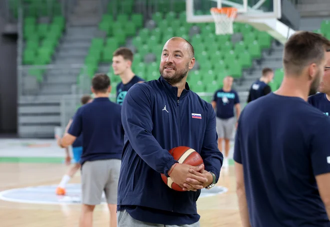 Še zadnjič brez št. 77, Dončić z reprezentanco prvič v torek